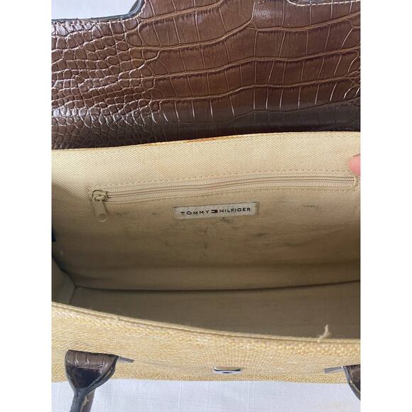 Tommy Hilfiger designer straw hand bag/shoulder bag. Gently used. - Picture 7 of 10